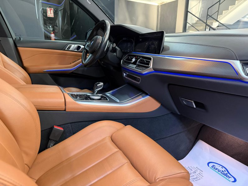 
								BMW X5 xDRIVE30d completo									