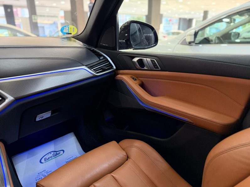 
								BMW X5 xDRIVE30d completo									