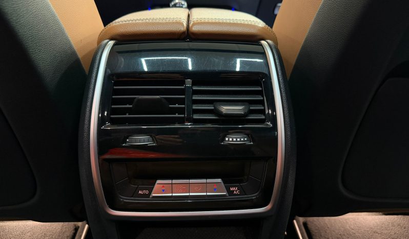 
								BMW X5 xDRIVE30d completo									