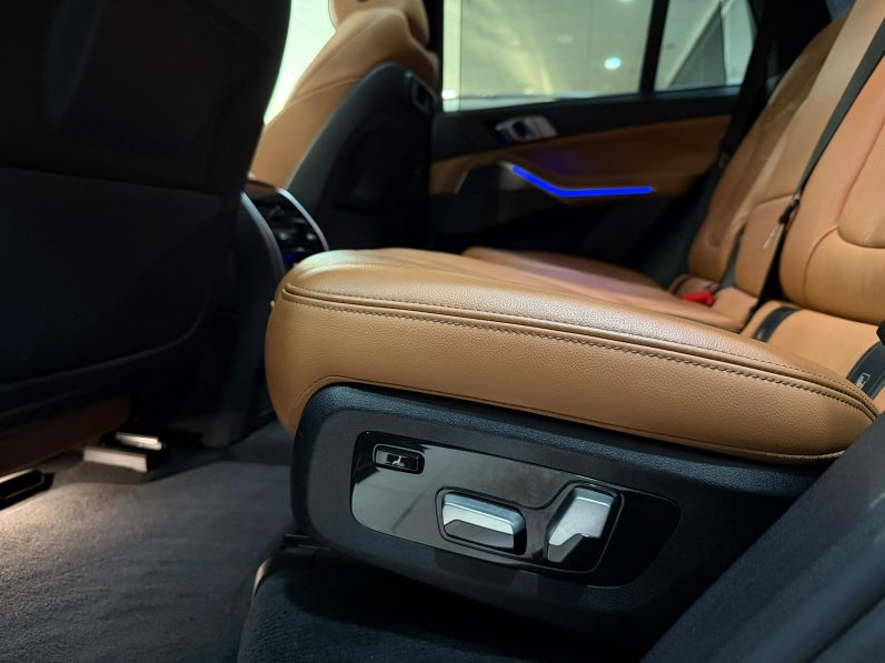 
								BMW X5 xDRIVE30d completo									