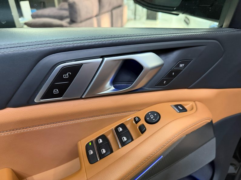 
								BMW X5 xDRIVE30d completo									