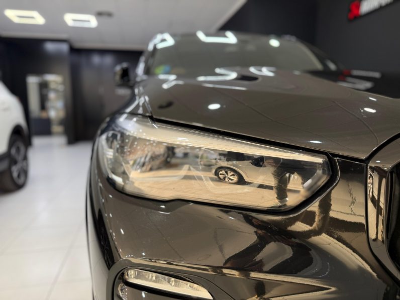 
								BMW X5 xDRIVE30d completo									