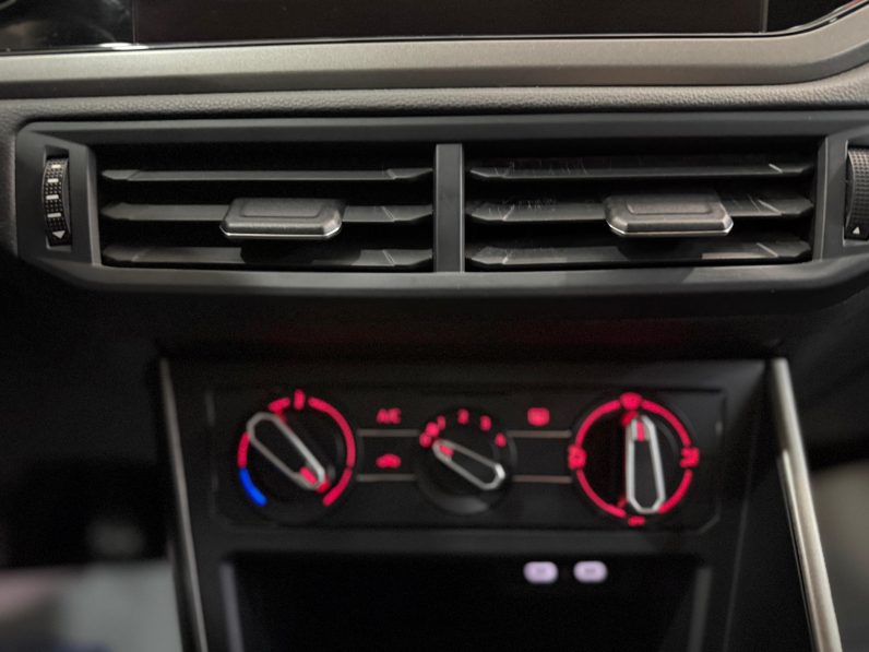 
								VOLKSWAGEN Polo Life 1.0 TSI completo									