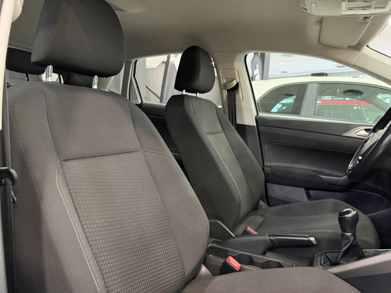 
								VOLKSWAGEN Polo Life 1.0 TSI completo									