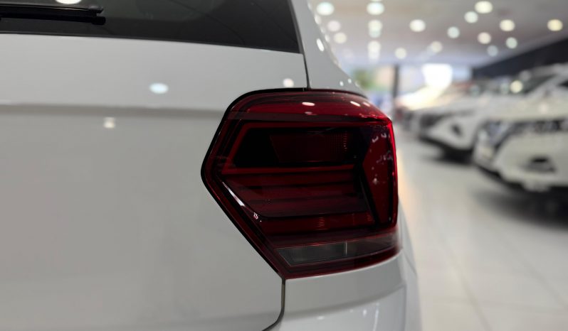 
								VOLKSWAGEN Polo Life 1.0 TSI completo									