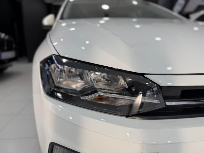 
								VOLKSWAGEN Polo Life 1.0 TSI completo									
