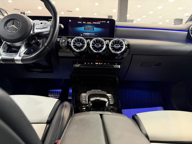 
								MERCEDES-BENZ Clase A MercedesAMG A 35 4MATIC completo									