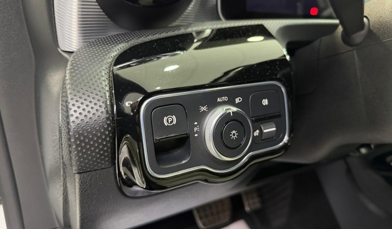 
								MERCEDES-BENZ Clase A MercedesAMG A 35 4MATIC completo									