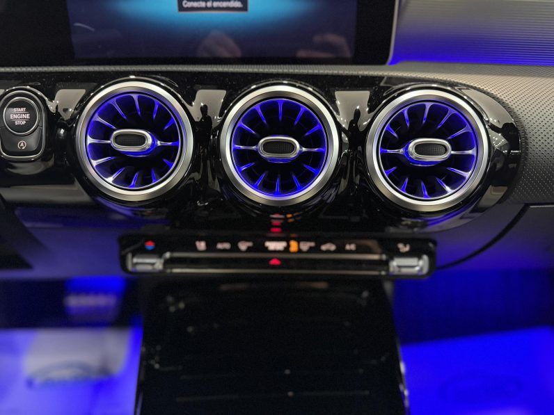 
								MERCEDES-BENZ Clase A MercedesAMG A 35 4MATIC completo									