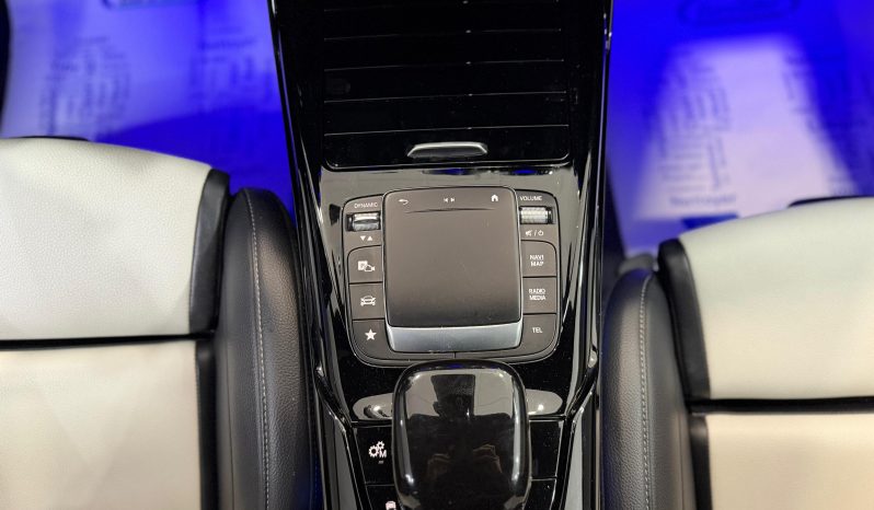 
								MERCEDES-BENZ Clase A MercedesAMG A 35 4MATIC completo									