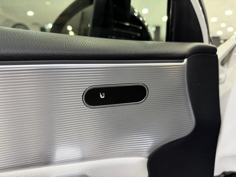 
								MERCEDES-BENZ Clase A MercedesAMG A 35 4MATIC completo									