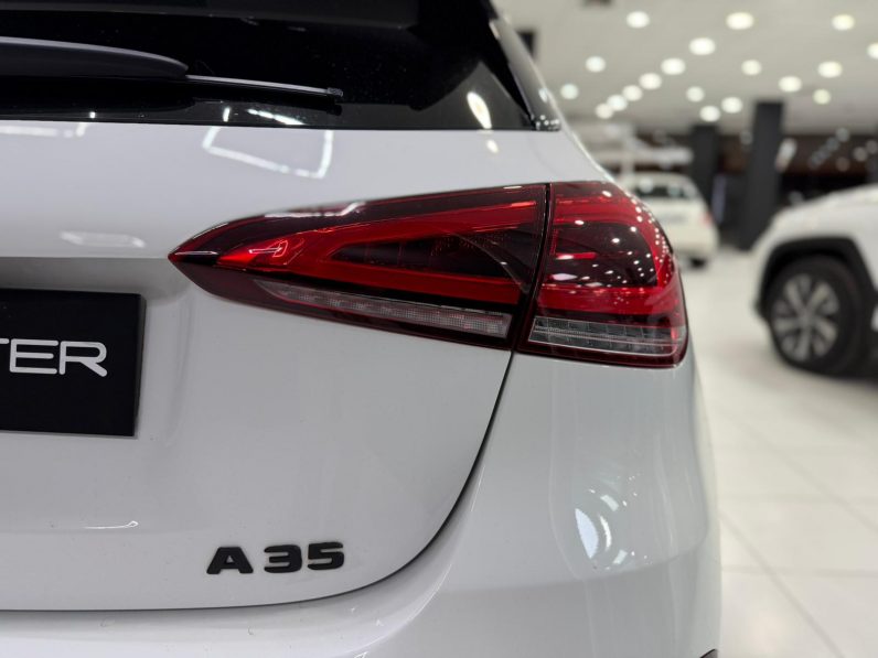 
								MERCEDES-BENZ Clase A MercedesAMG A 35 4MATIC completo									