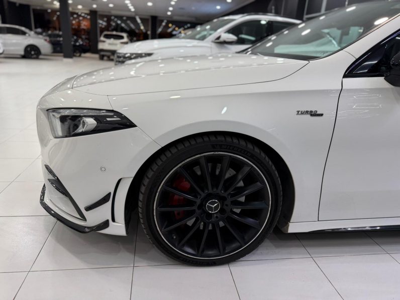 
								MERCEDES-BENZ Clase A MercedesAMG A 35 4MATIC completo									