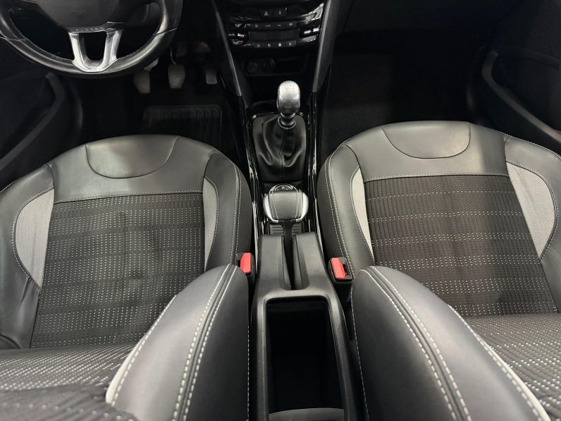 
								PEUGEOT 2008 Allure 1.2 PureTech 130 completo									