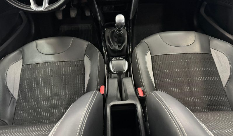 
								PEUGEOT 2008 Allure 1.2 PureTech 130 completo									