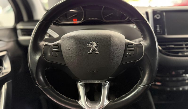 
								PEUGEOT 2008 Allure 1.2 PureTech 130 completo									