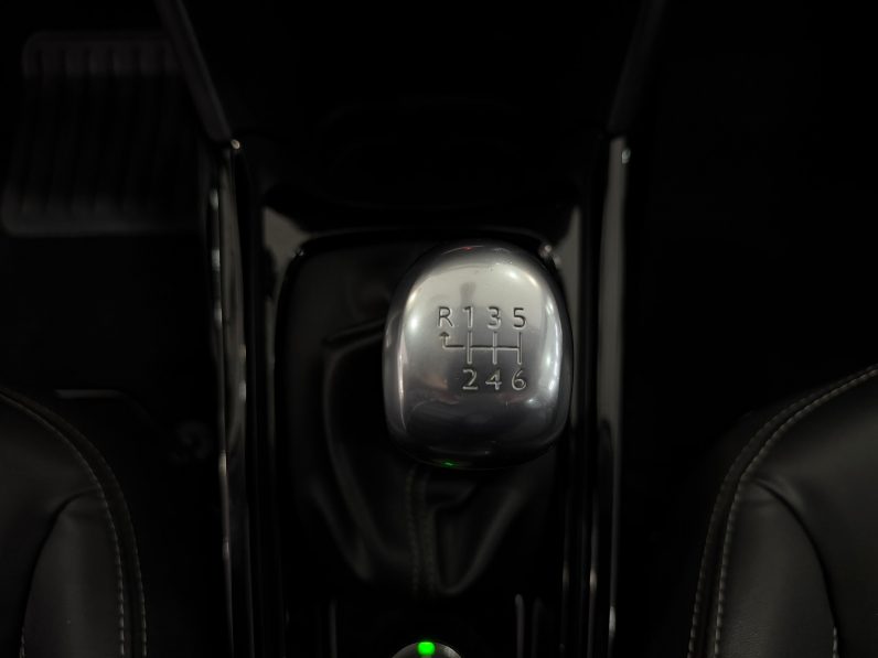 
								PEUGEOT 2008 Allure 1.2 PureTech 130 completo									