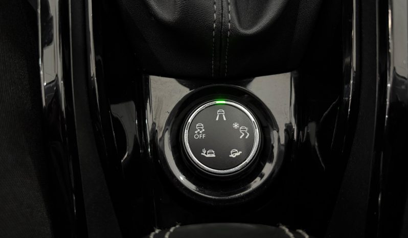 
								PEUGEOT 2008 Allure 1.2 PureTech 130 completo									