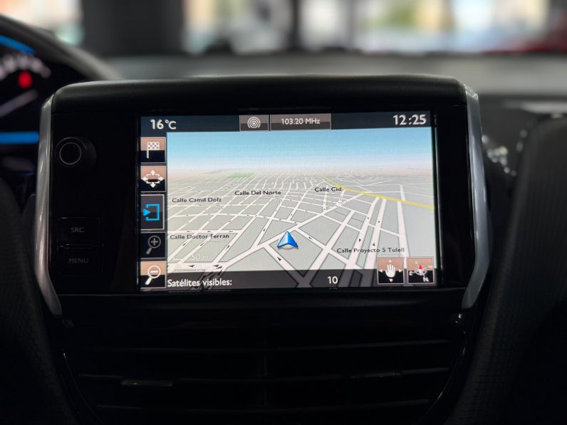 
								PEUGEOT 2008 Allure 1.2 PureTech 130 completo									