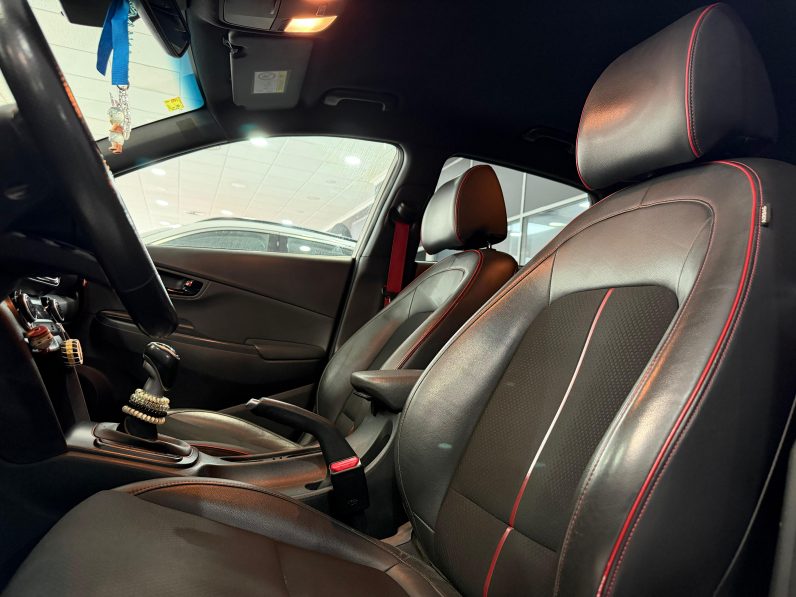 
								HYUNDAI Kona 1.0 TGDi Tecno 4×2 completo									