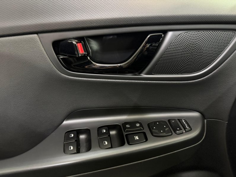 
								HYUNDAI Kona 1.0 TGDi Tecno 4×2 completo									