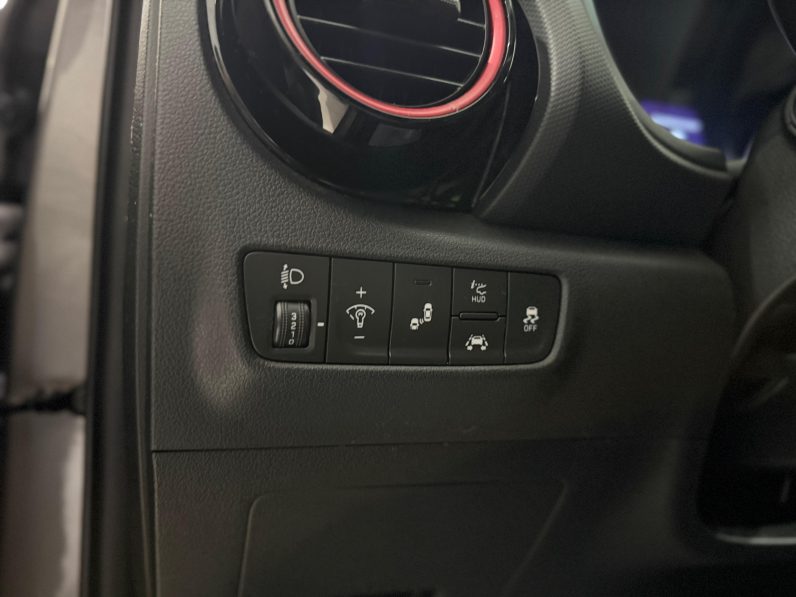 
								HYUNDAI Kona 1.0 TGDi Tecno 4×2 completo									