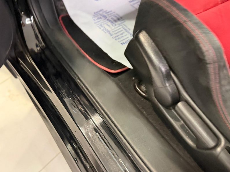 
								HONDA Civic 2.0 VTEC Turbo Type R GT completo									