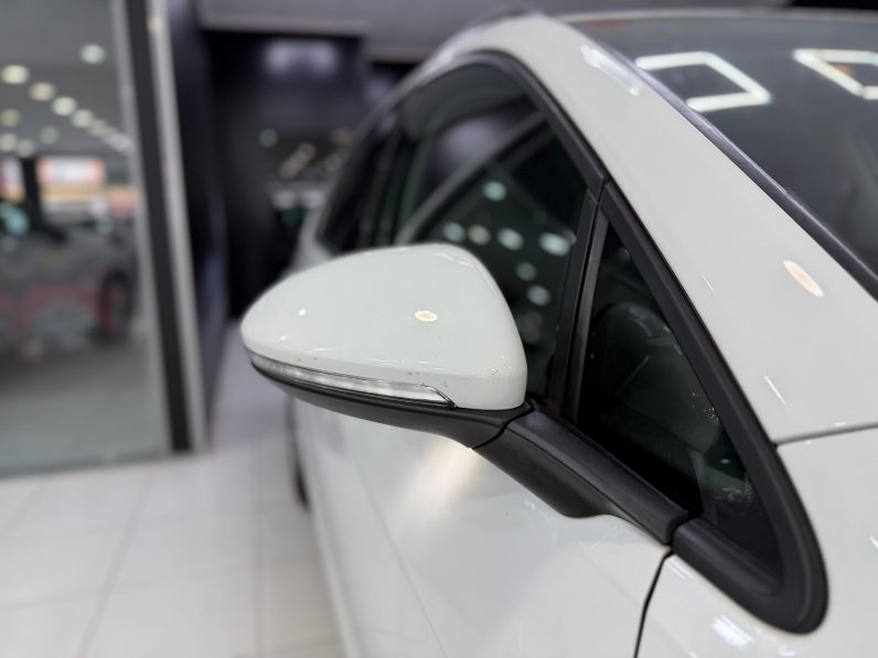 
								VOLKSWAGEN Golf Advance 2.0 TDI 150CV DSG Variant completo									