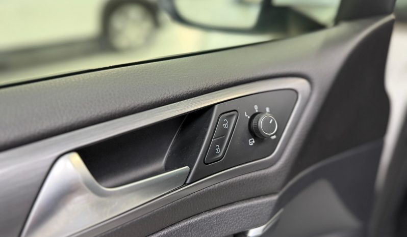 
								VOLKSWAGEN Golf Advance 2.0 TDI 150CV DSG Variant completo									