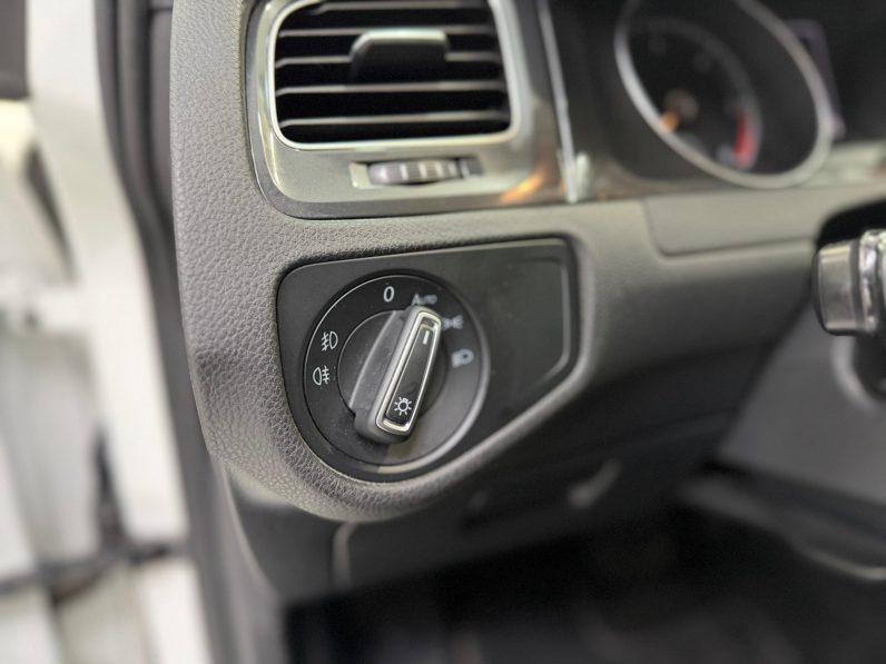 
								VOLKSWAGEN Golf Advance 2.0 TDI 150CV DSG Variant completo									