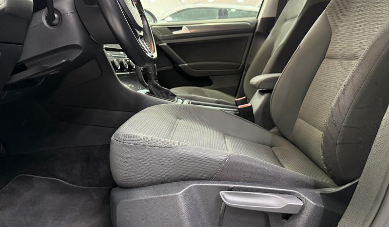 
								VOLKSWAGEN Golf Advance 2.0 TDI 150CV DSG Variant completo									