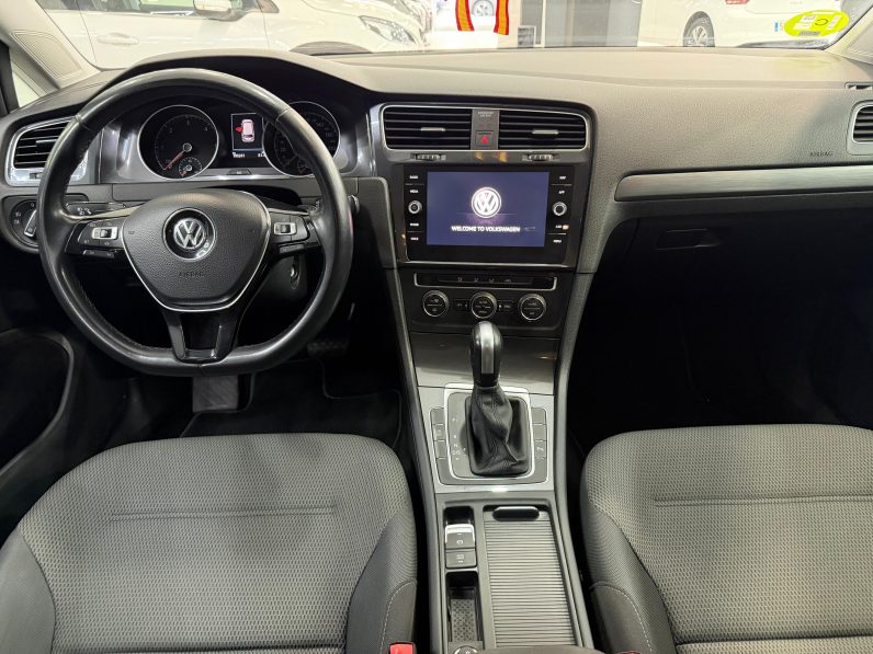 
								VOLKSWAGEN Golf Advance 2.0 TDI 150CV DSG Variant completo									