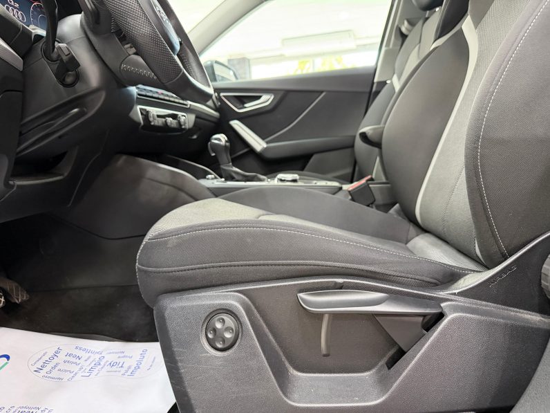 
								AUDI Q2 S line 35 TFSI S tronic completo									