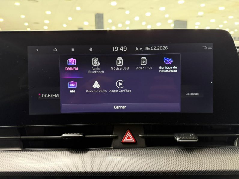 
								KIA Sportage 1.6 TGDi HEV Tech 4×2 completo									