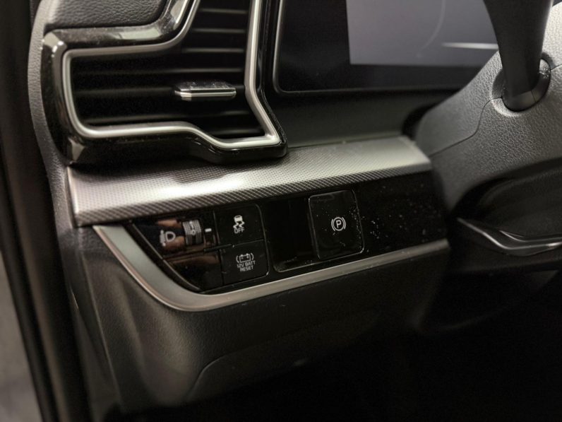 
								KIA Sportage 1.6 TGDi HEV Tech 4×2 completo									