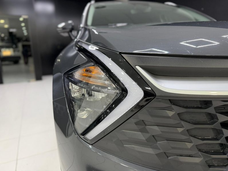 
								KIA Sportage 1.6 TGDi HEV Tech 4×2 completo									