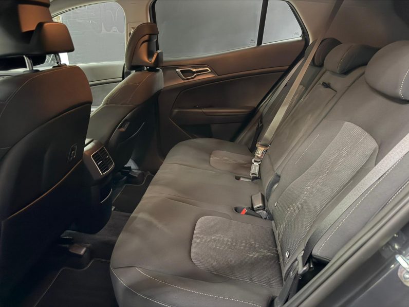 
								KIA Sportage 1.6 TGDi HEV Tech 4×2 completo									