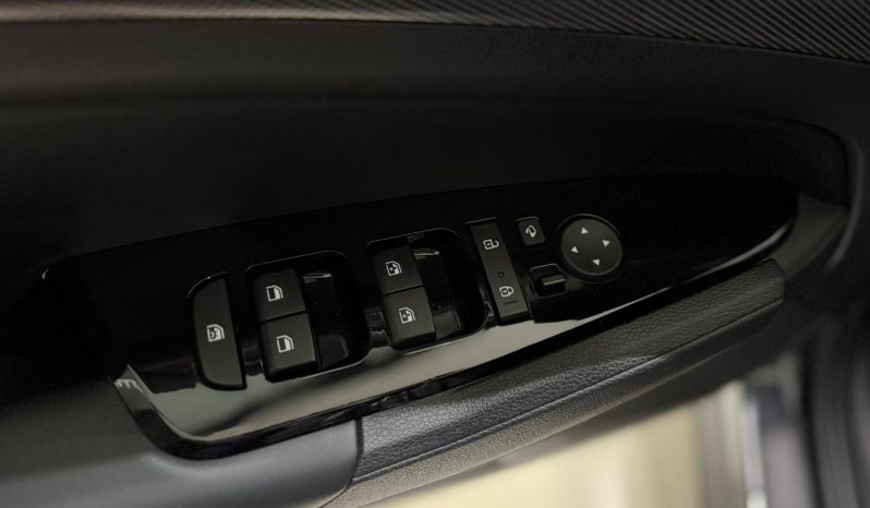 
								KIA Sportage 1.6 TGDi HEV Tech 4×2 completo									