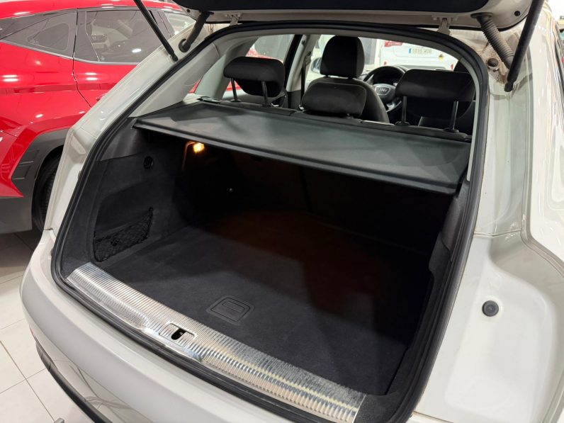 
								AUDI Q3 2.0 TDI quattro Str S line edition completo									