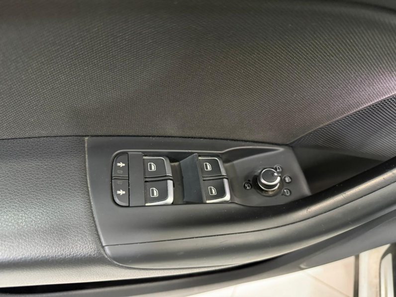 
								AUDI Q3 2.0 TDI quattro Str S line edition completo									