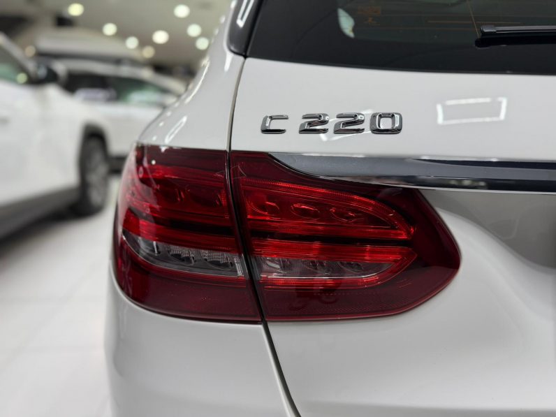 
								MERCEDES-BENZ Clase C C 220 BlueTEC AMG Line Estate completo									