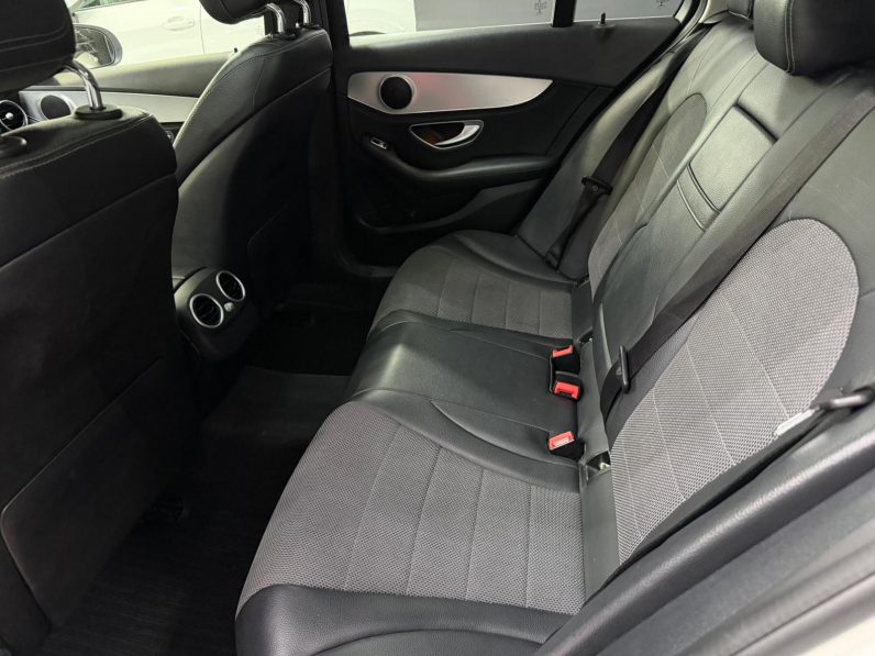 
								MERCEDES-BENZ Clase C C 220 BlueTEC AMG Line Estate completo									