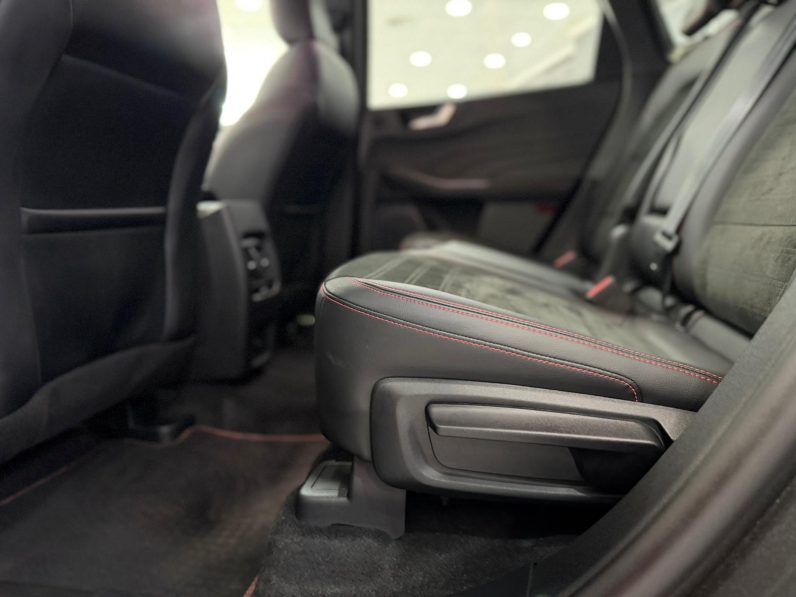 
								FORD Kuga STLine X 2.5 Duratec PHEV Auto completo									