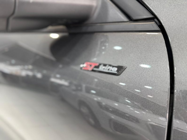 
								FORD Kuga STLine X 2.5 Duratec PHEV Auto completo									