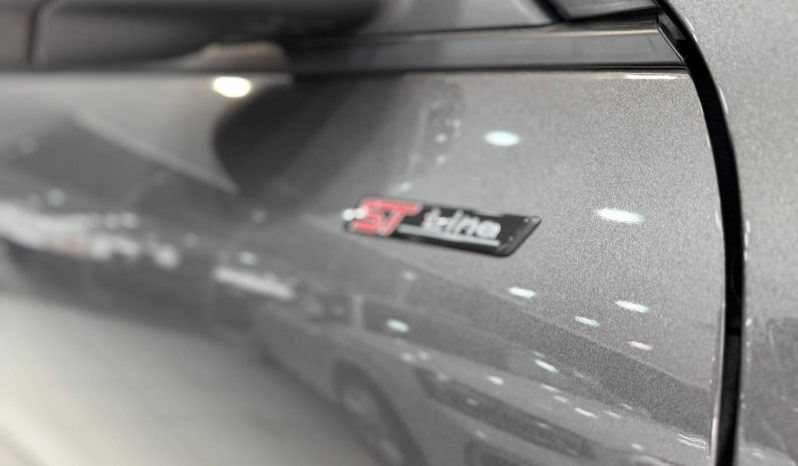 
								FORD Kuga STLine X 2.5 Duratec PHEV Auto completo									