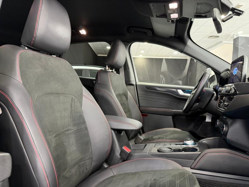 
								FORD Kuga STLine X 2.5 Duratec PHEV Auto completo									