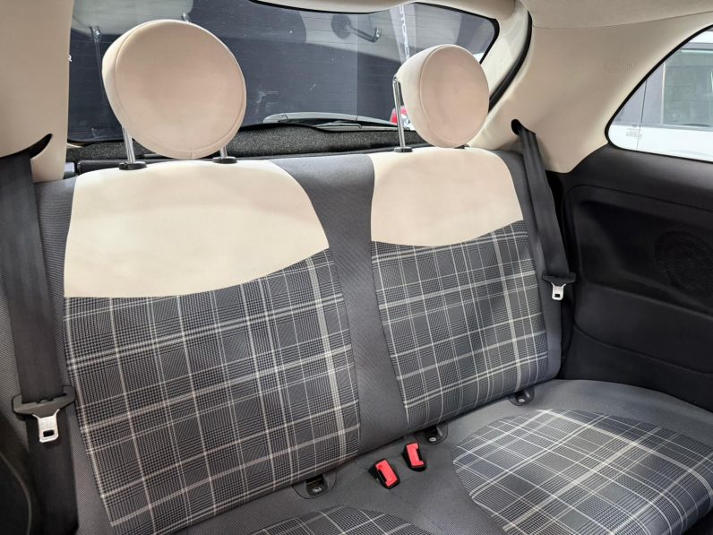 
								FIAT 500 Dolcevita 1.0 Hybrid 70 CV completo									