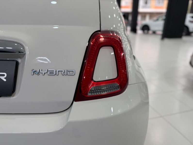 
								FIAT 500 Dolcevita 1.0 Hybrid 70 CV completo									