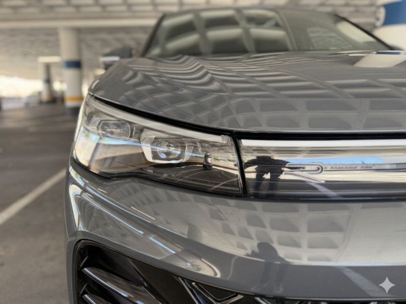
								VOLKSWAGEN Tiguan RLine 2.0 TDI DSG completo									