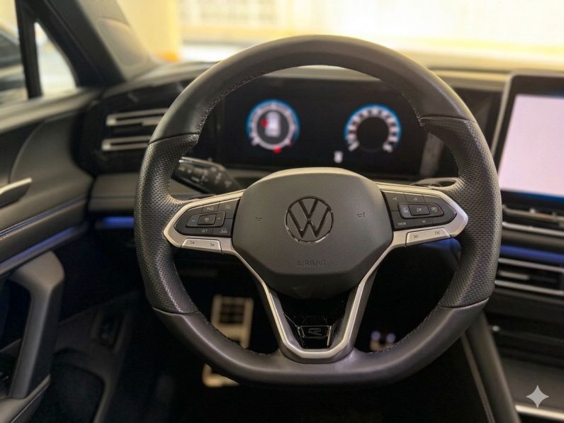 
								VOLKSWAGEN Tiguan RLine 2.0 TDI DSG completo									